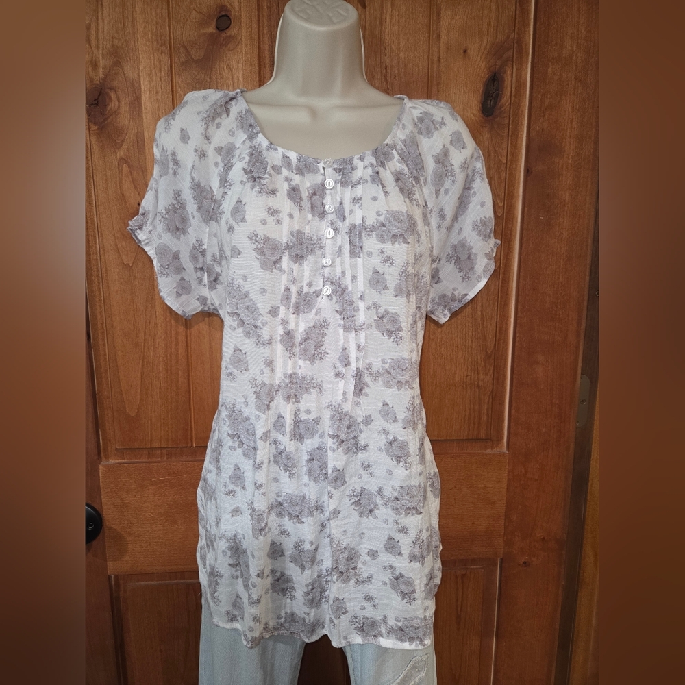 Bit‎ & Bridle White and Tan Floral Blouse